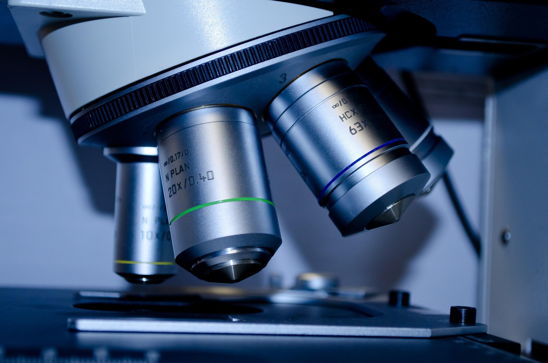 microscope-slide-research-close-up