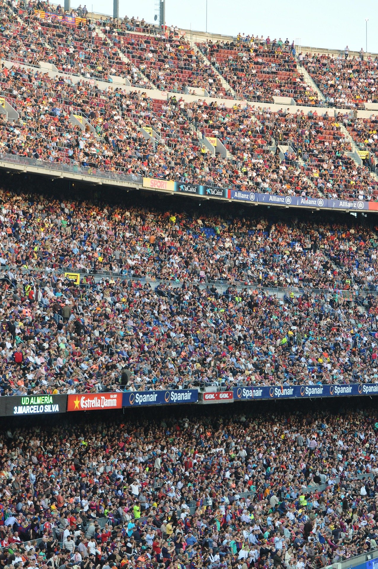 camp-nou-pulp-audience-football