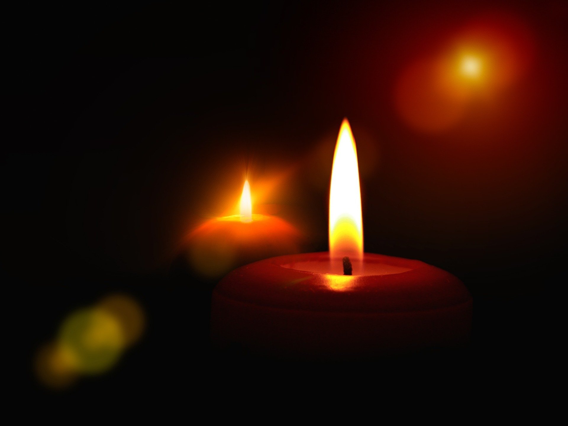 candles-candlelight-shine-bokeh