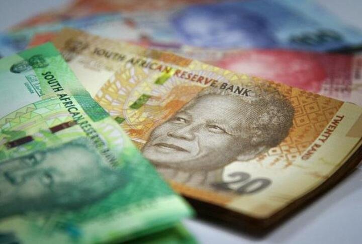rand notes with nelson mandela's face
