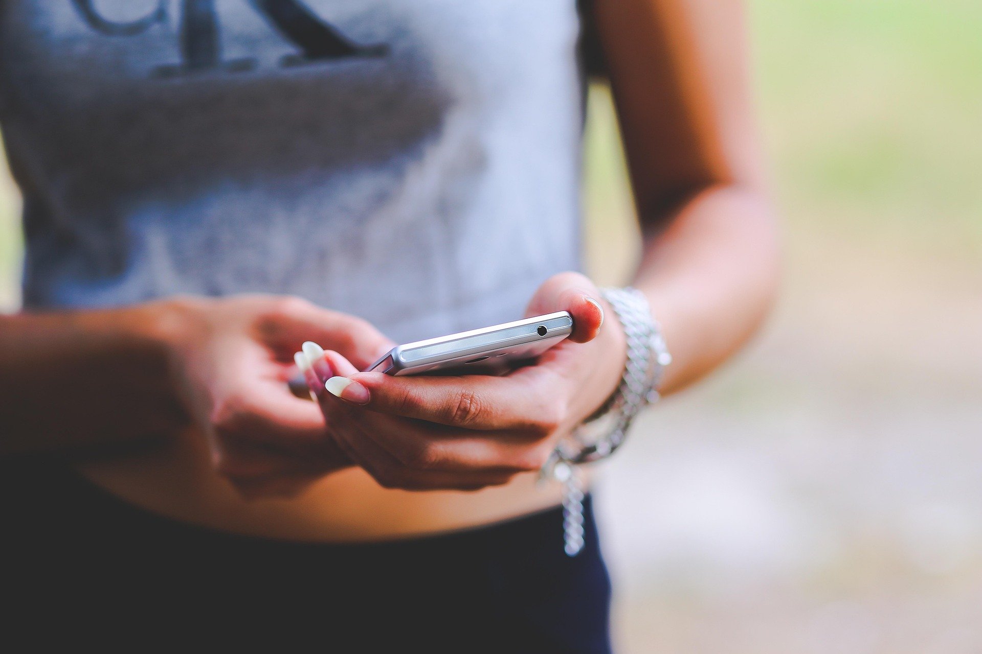 cell-phone-mobile-phone-technology