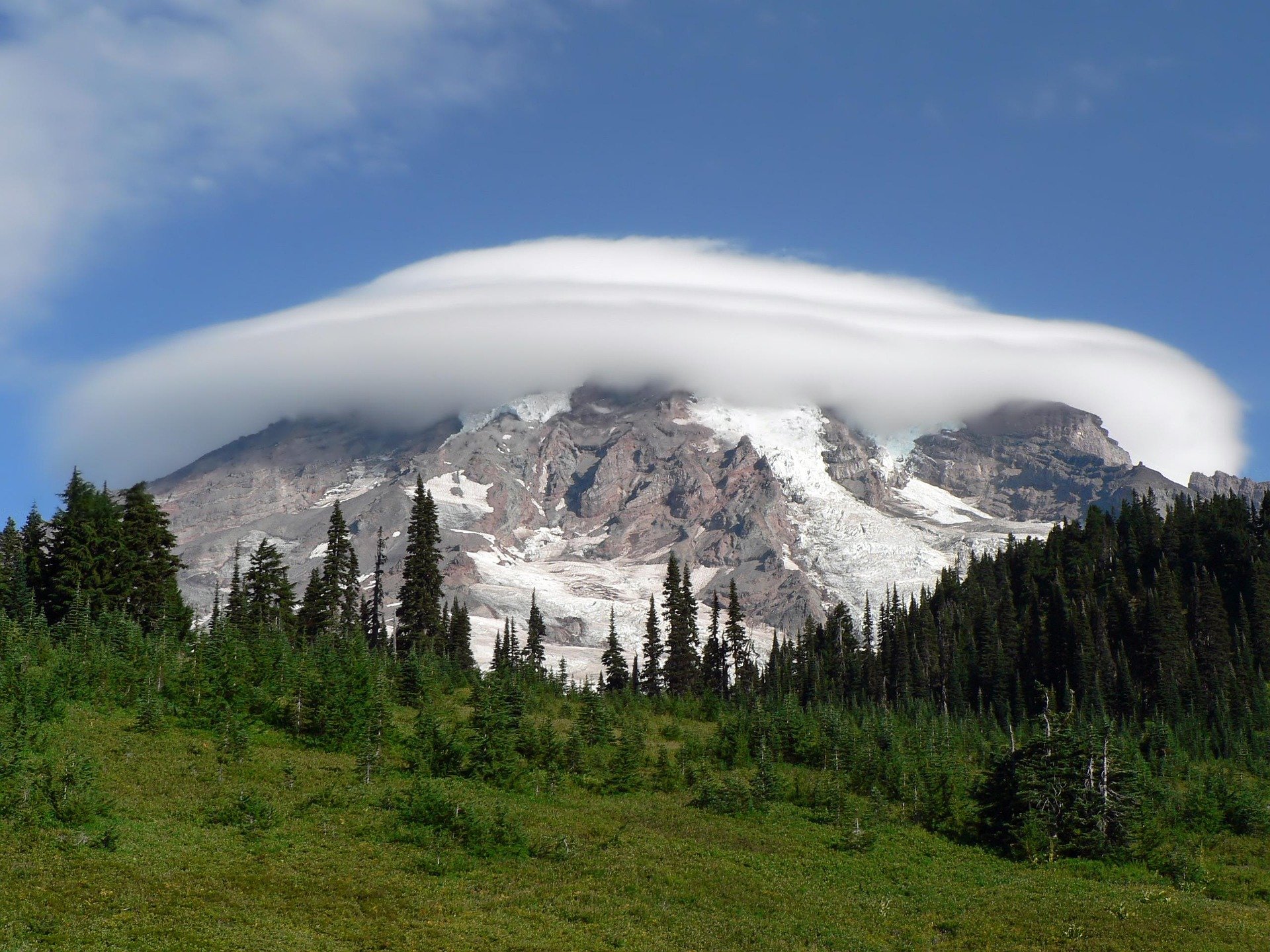 mount-rainier-washington-landscape