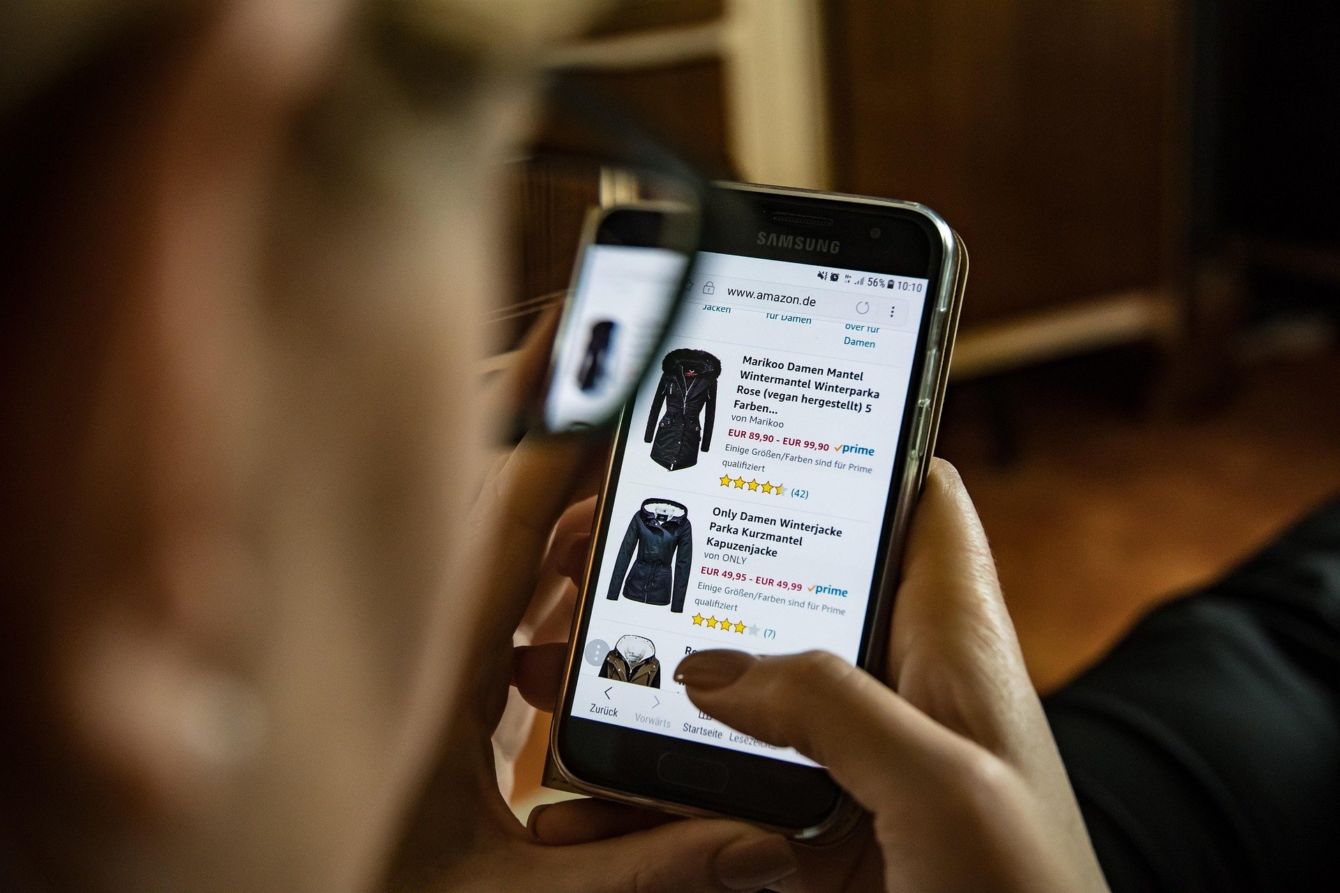 online-shopping-clothing-mobile