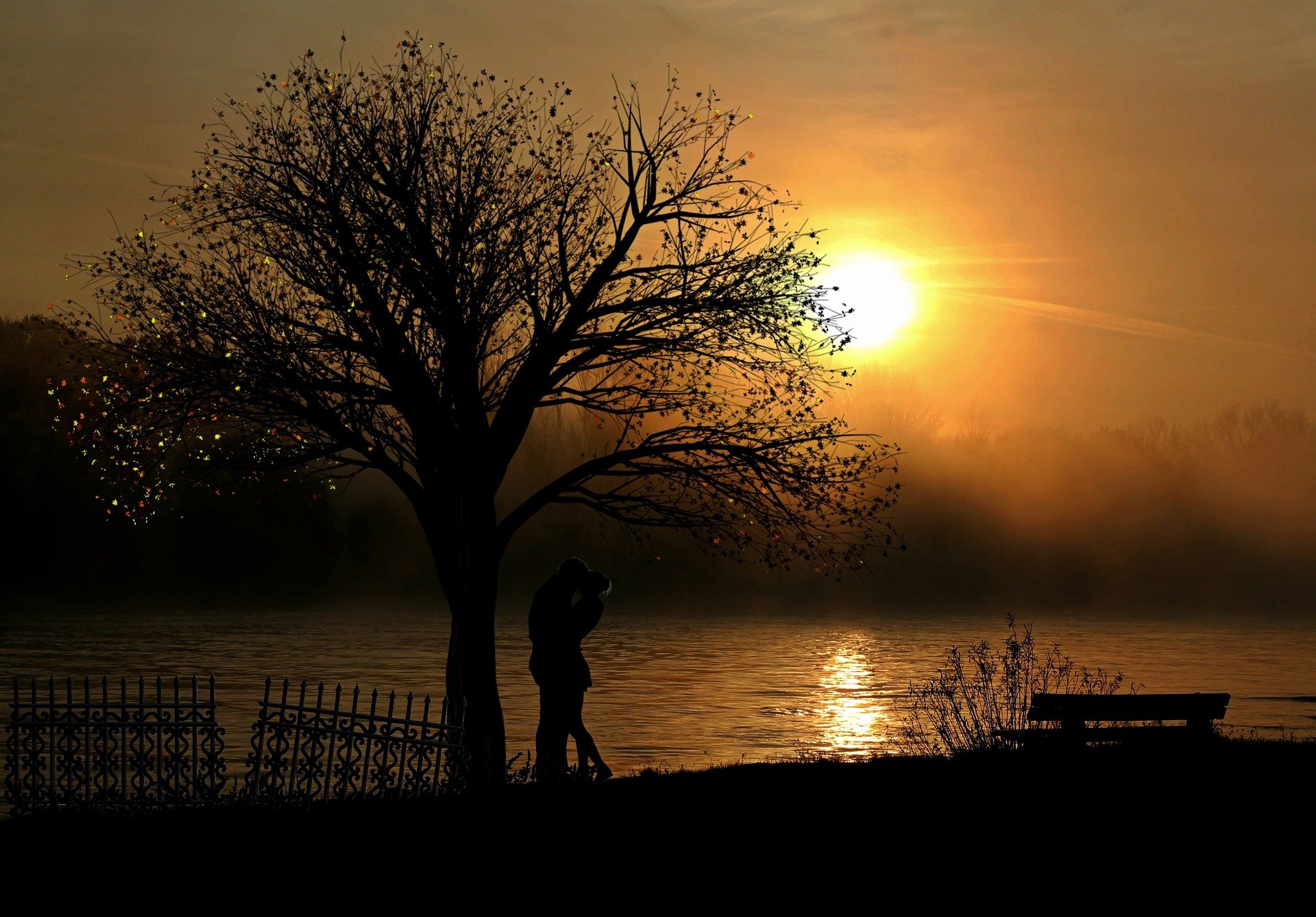 lovers-few-in-love-sunset-romance