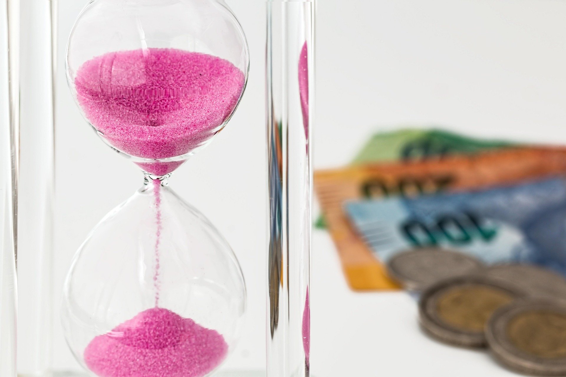 hourglass-money-time-investment