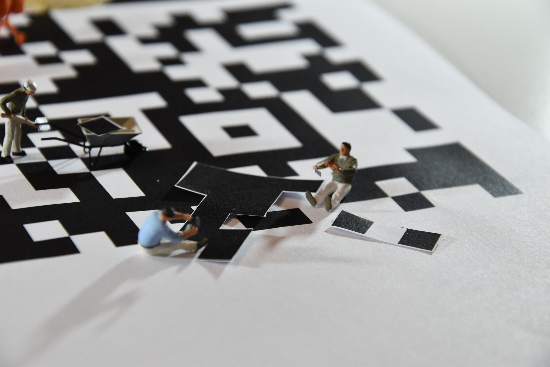 figures-miniatures-qr-code-bar-code