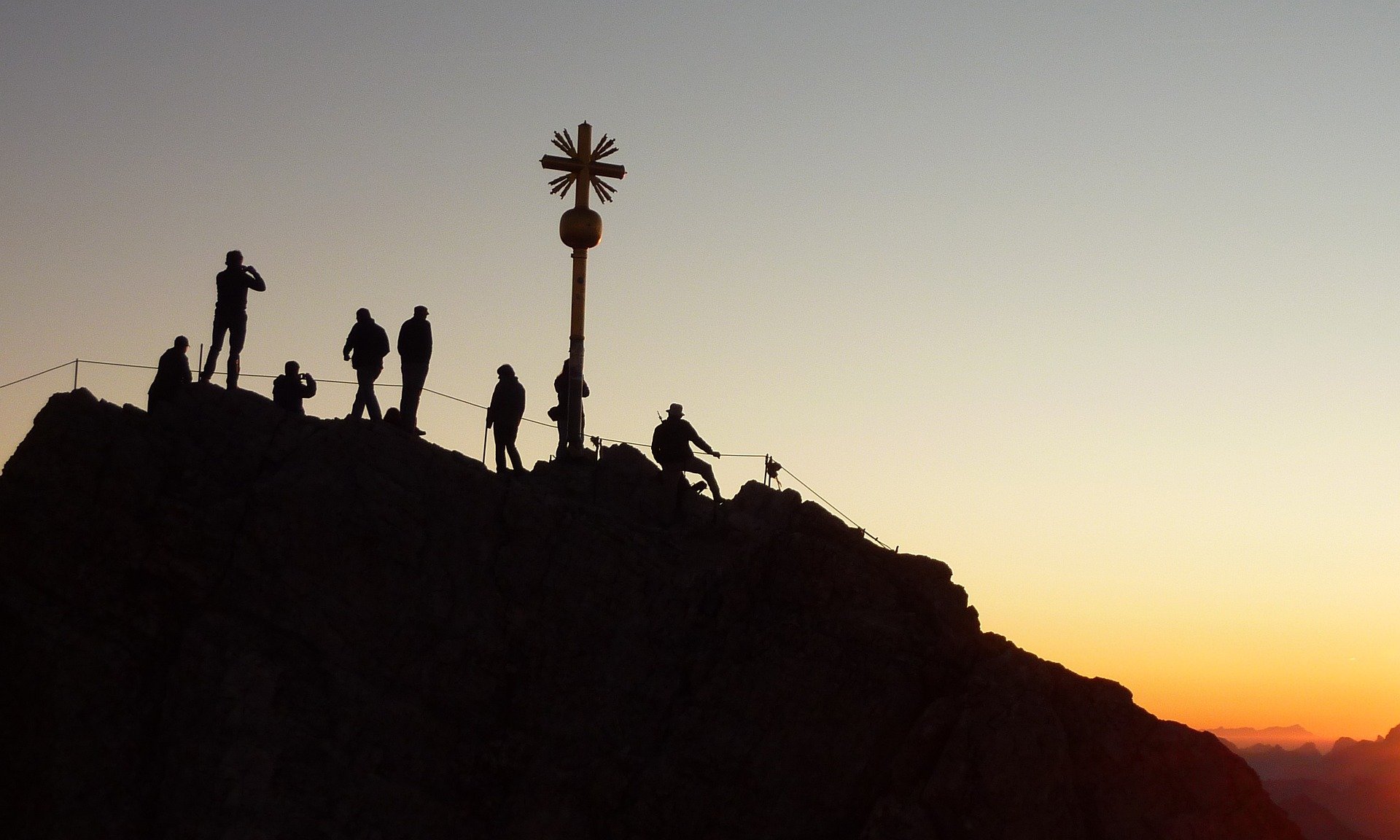 mountaineer-sunrise-shadow-play