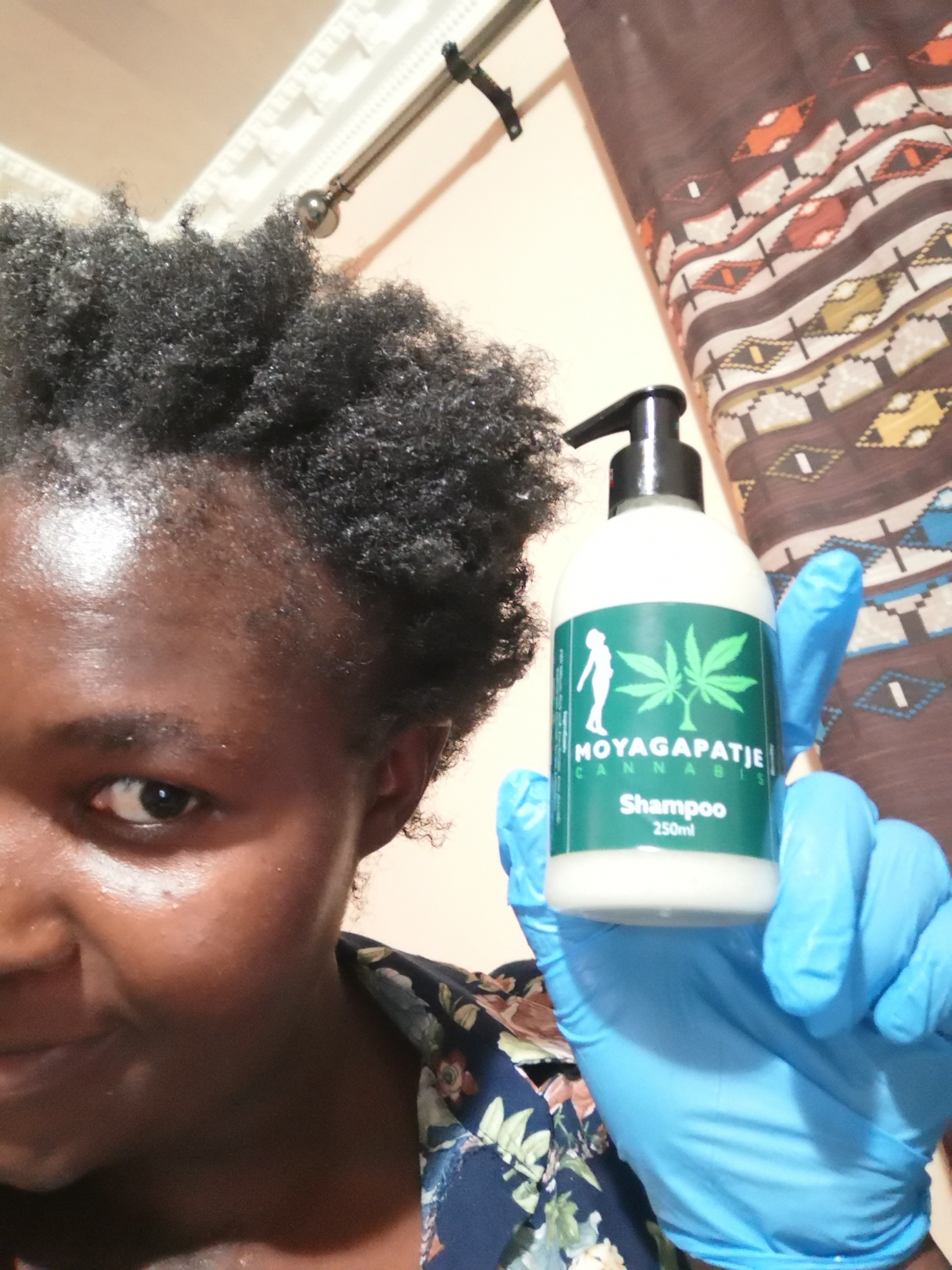 Moya Gapatje fpunder showing one of her products