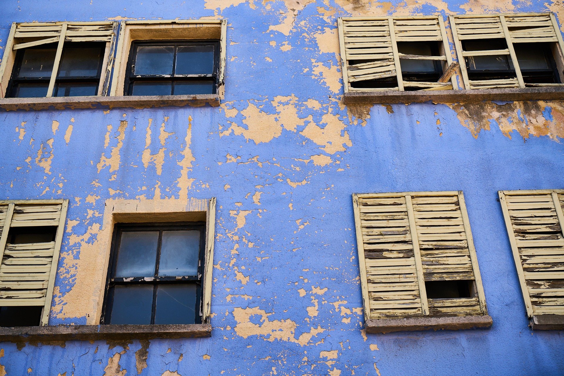 house-building-old-ruin-yellow